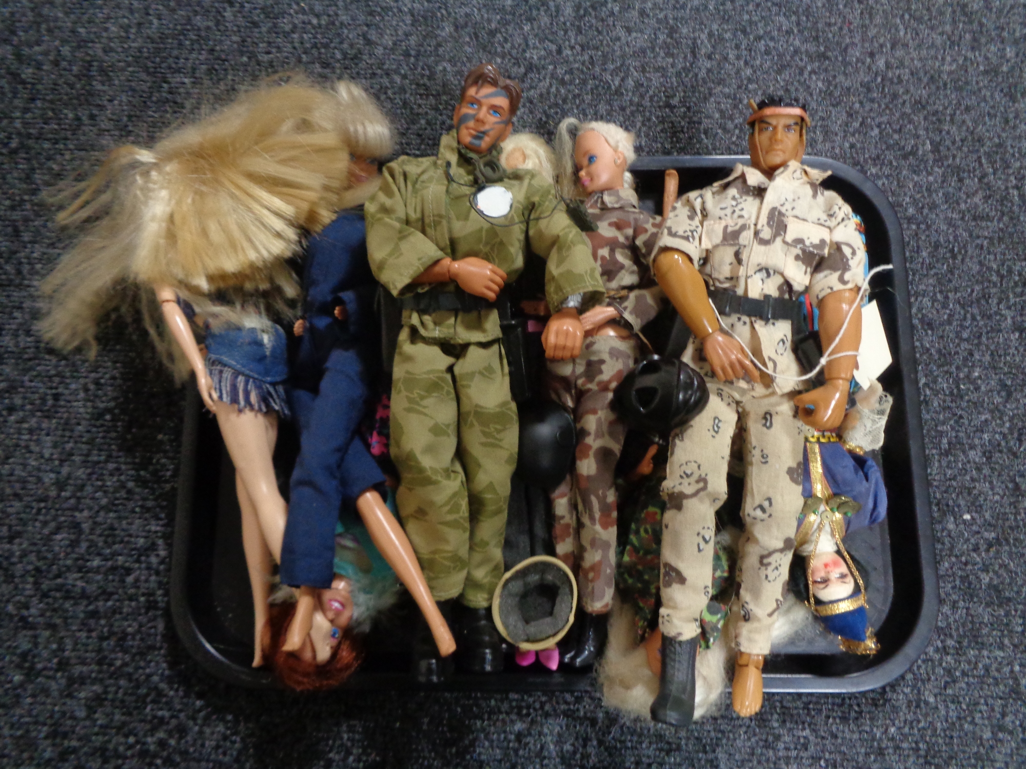 A tray of 1970's and other Matel action figures