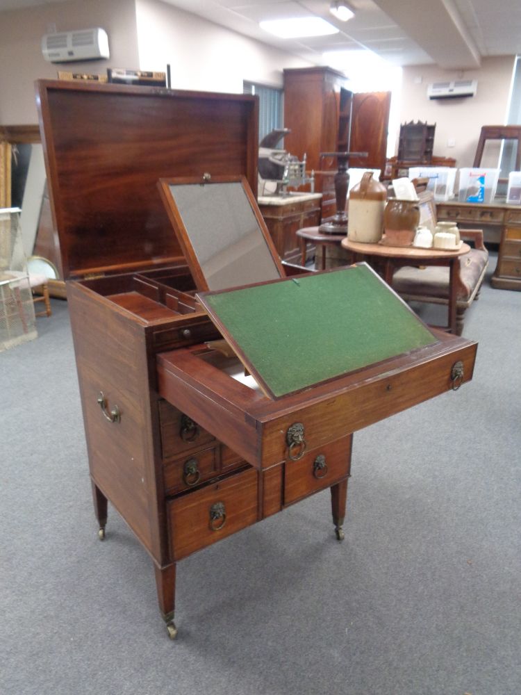 Weekly Antiques, Collectables & Furnishings Auction