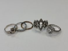 Five Sterling silver dress rings (5)