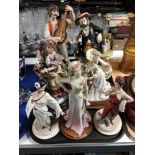 A tray of seven figurines - Capodimonte,