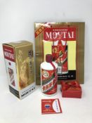 One bottle - Kweichow Moutai (Distilled Chinese Spirit), 53% vol, 500 ml, sealed and boxed,