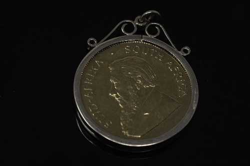 A South Africa gold 1 oz Krugerrand 1974 with mount - Image 2 of 2