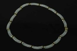 A 14ct yellow gold mounted jade necklace