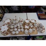 Approximately 112 pieces of Royal Albert Old Country Roses tea and dinner china