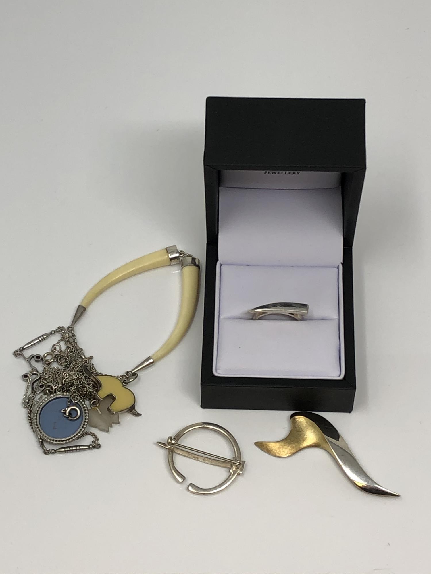 Silver jewellery including a boxed Sif Jakobs ring,