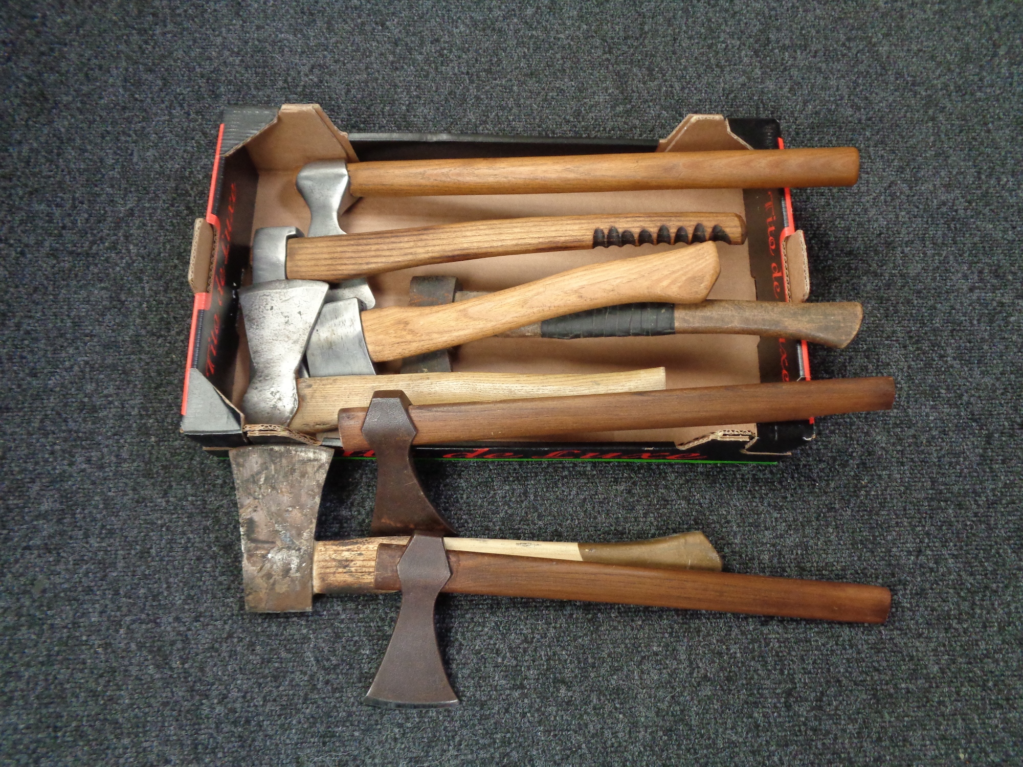 A box of eight assorted hand axes - Image 2 of 2