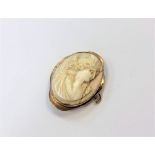 A 9ct gold mounted cameo brooch (a/f) CONDITION REPORT: Cameo cracked. 7.