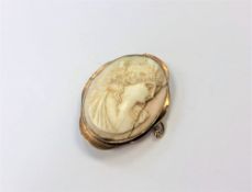 A 9ct gold mounted cameo brooch (a/f) CONDITION REPORT: Cameo cracked. 7.