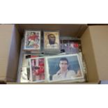 FOOTBALL, Manchester United trade part sets & odds, inc. Nintendo, Futera, Upper Deck, club issue