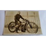 PATTREIOUEX, Dirt-Track Riders, No. 32 Vic Huxley, premium size, corner crease, G