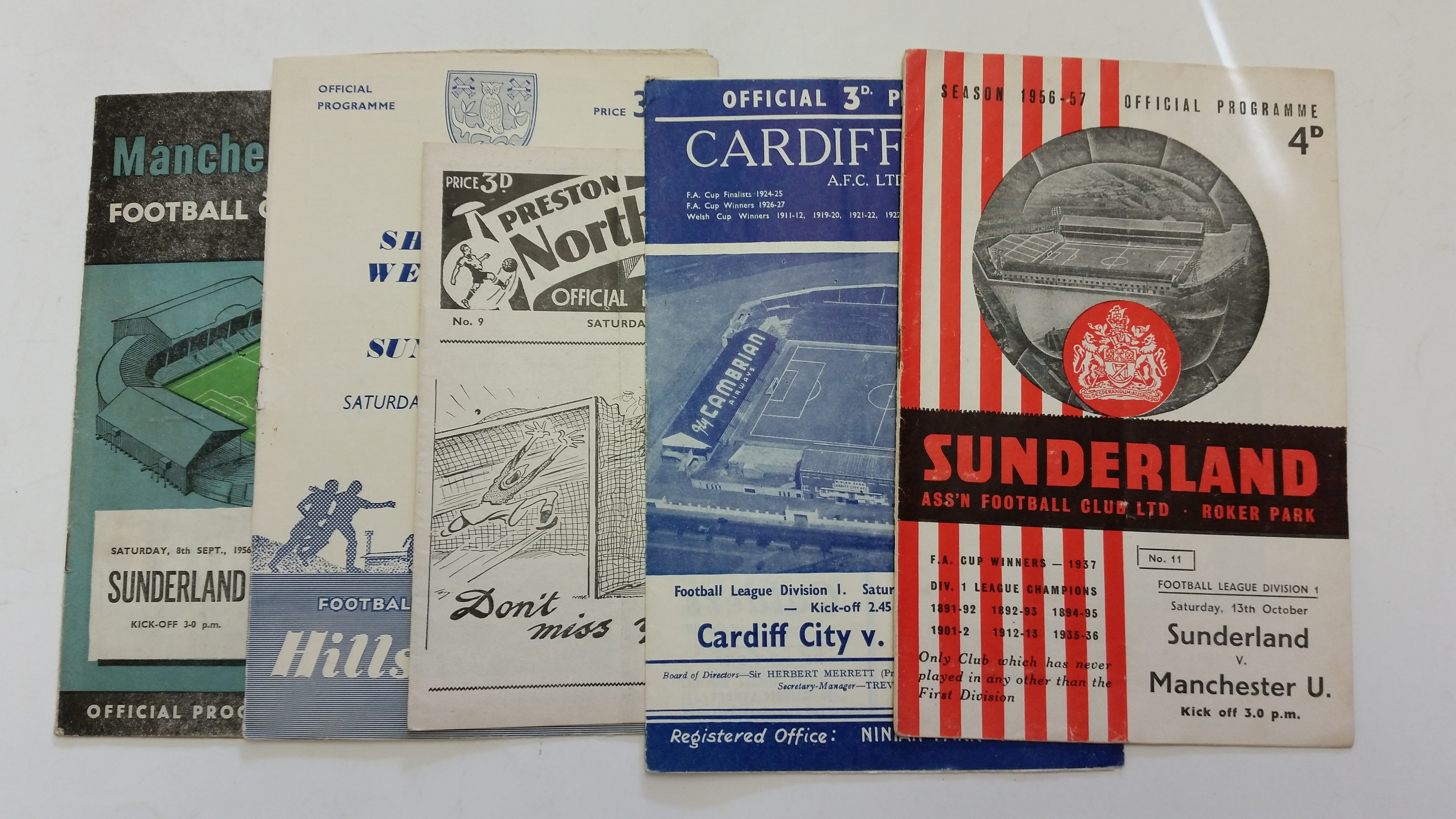 FOOTBALL, Sunderland, home (10) and away (8) programmes, 1956/7, inc. v Manchester United,