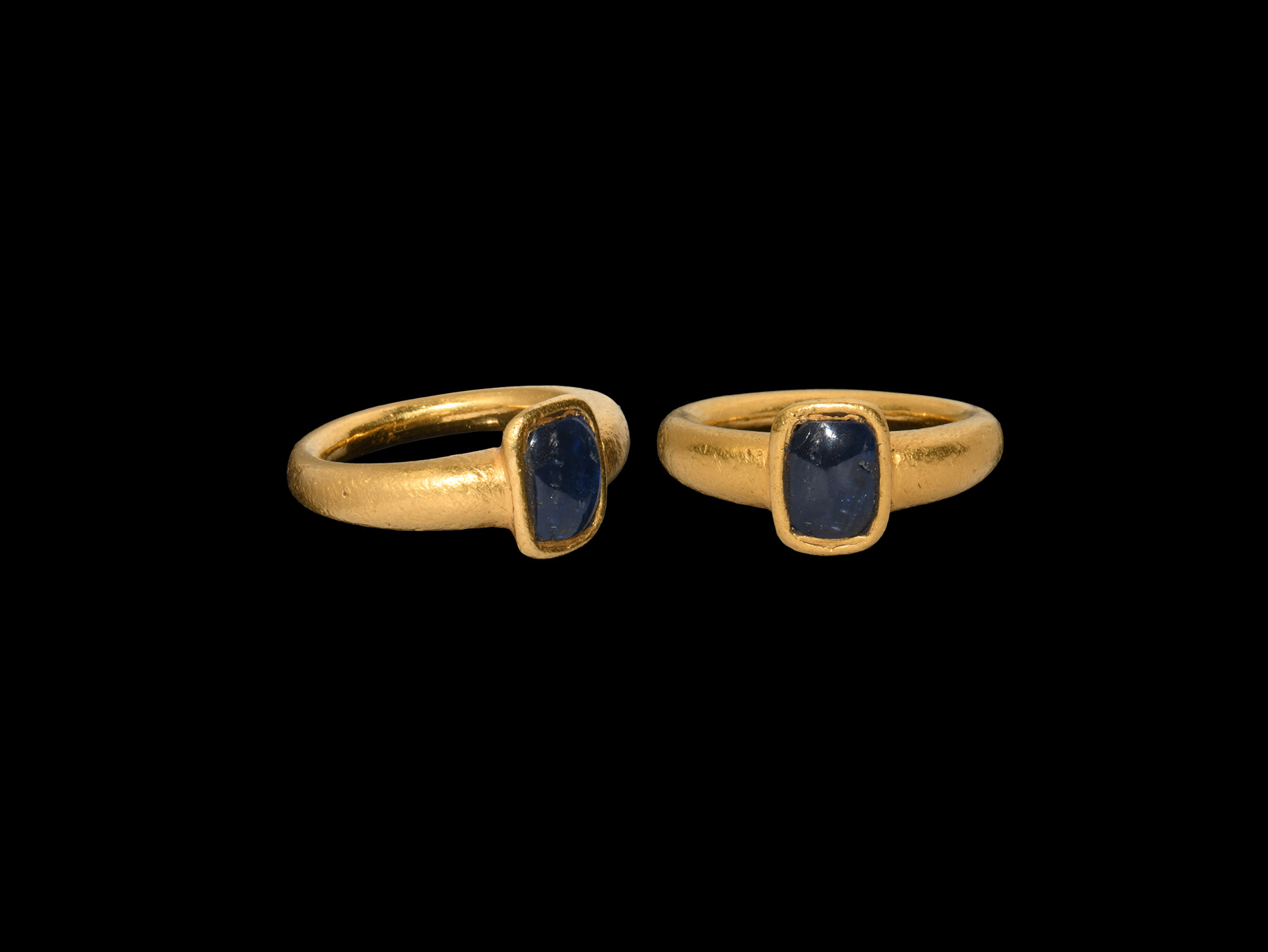 Roman Gold Ring with Sapphire