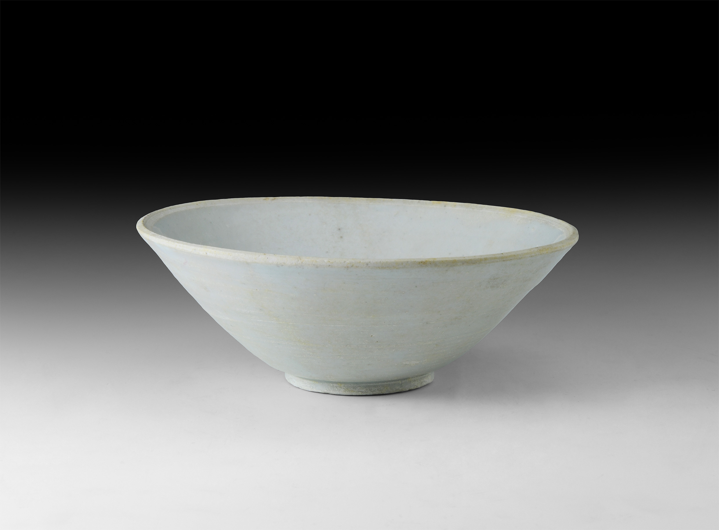 Chinese Song Dish with Linear Decoration