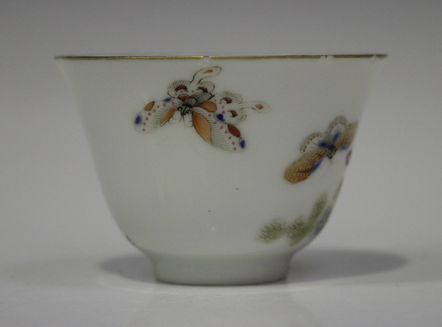 A Chinese porcelain wine cup, mark and period of Xianfeng, the exterior painted with five - Image 5 of 7