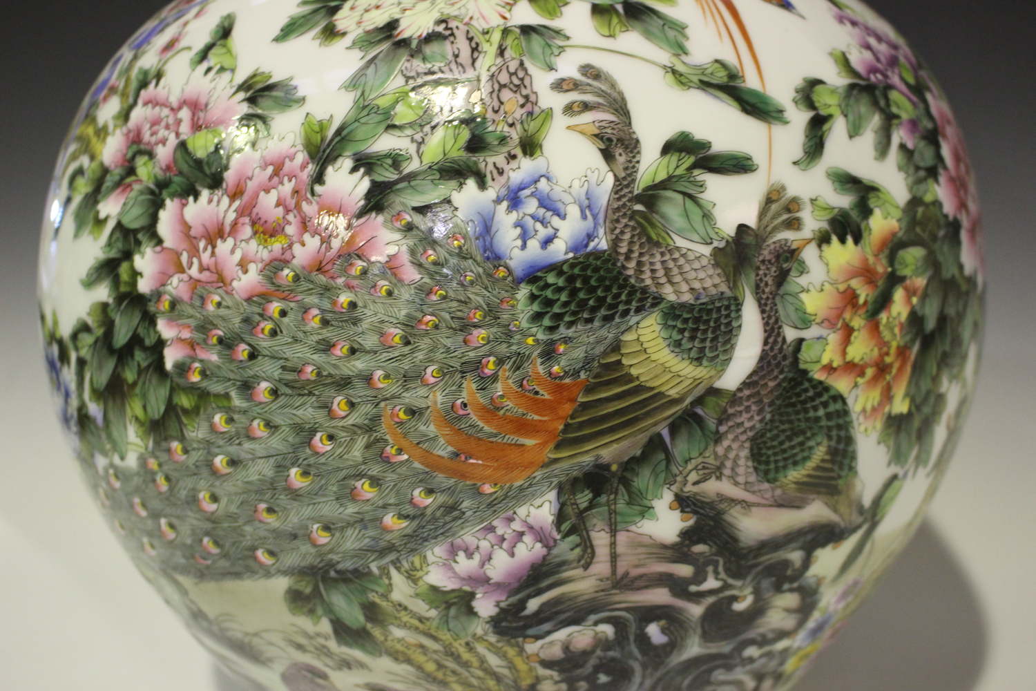 A Chinese famille rose porcelain bottle vase, modern, painted with an array of different birds - Image 4 of 7