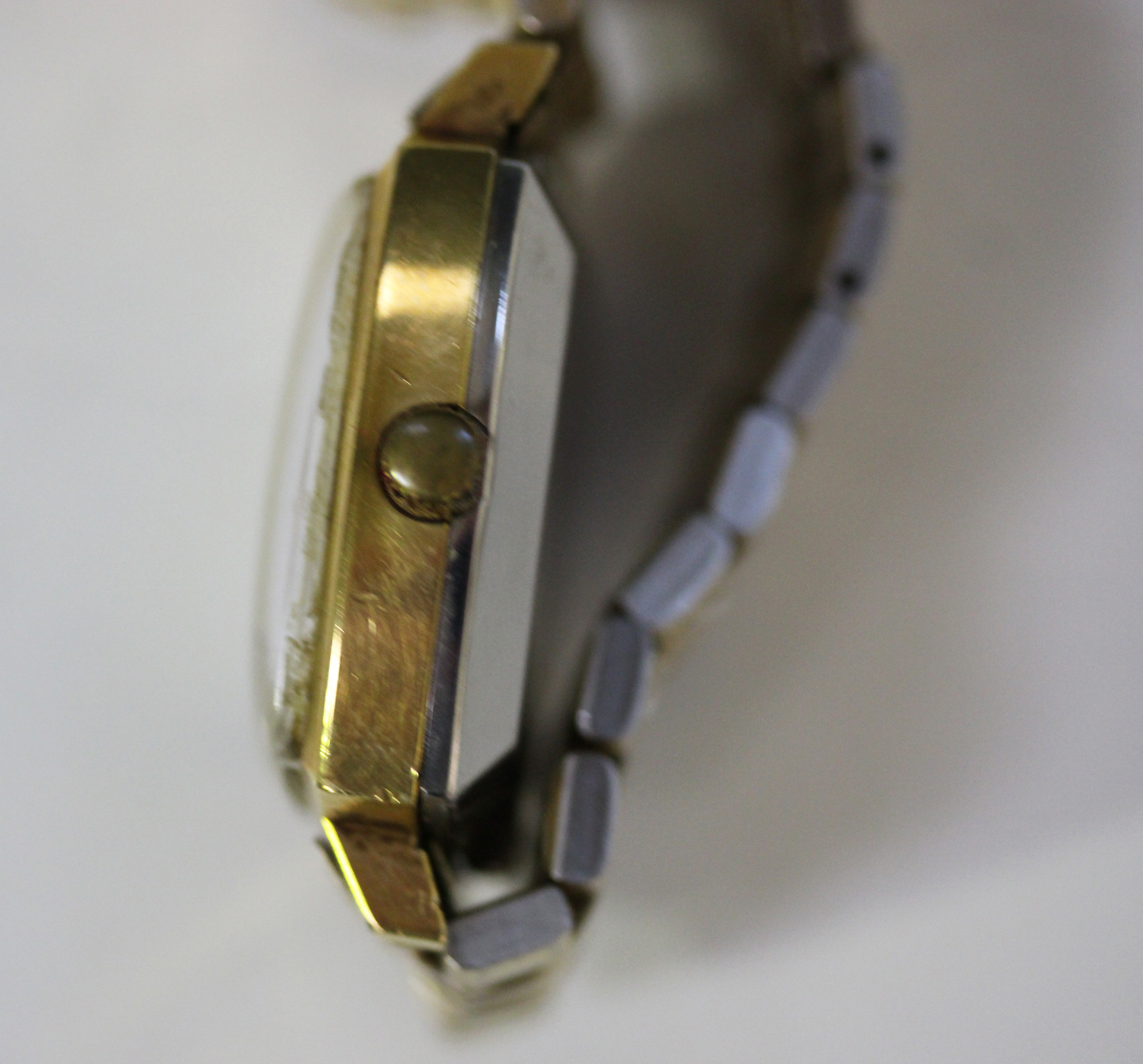 An Omega Automatic gilt metal fronted and steel backed gentleman's bracelet wristwatch, the curved - Image 5 of 6