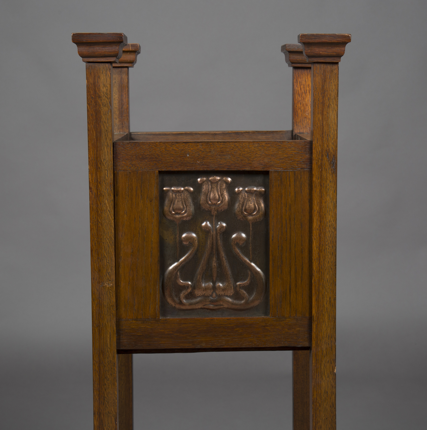 An Edwardian Arts and Crafts oak framed planter, in the manner of Shapland & Petter of Barnstaple, - Image 3 of 3