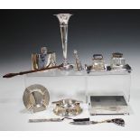 A small group of silver items, including an Edwardian hip flask, London 1901 by W&G Neal, height 8.