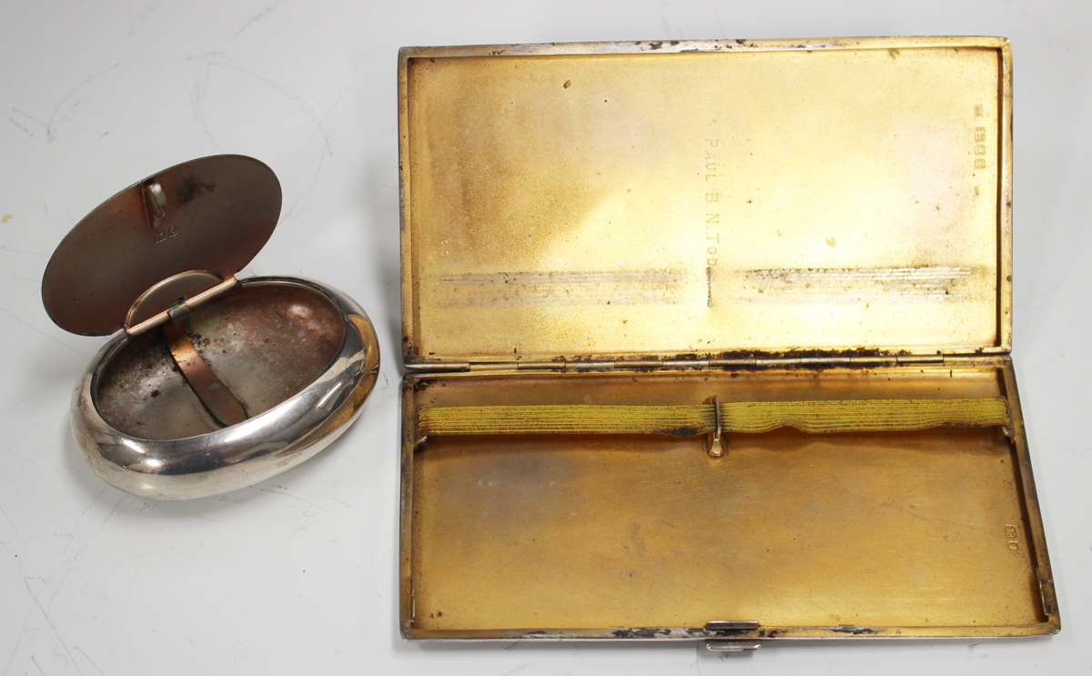A late Victorian silver oval tobacco box with sprung hinged lid, London 1896, length 8.5cm, and a - Image 3 of 3