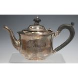 An Edwardian silver bachelor's teapot of circular form with scroll handle and hinged lid, London