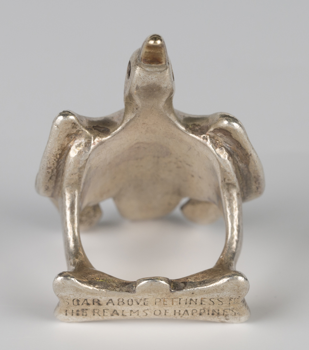 A Moshe Oved silver ring, circa 1940s, modelled as a soaring bird, detailed to base 'Soar above - Image 2 of 5
