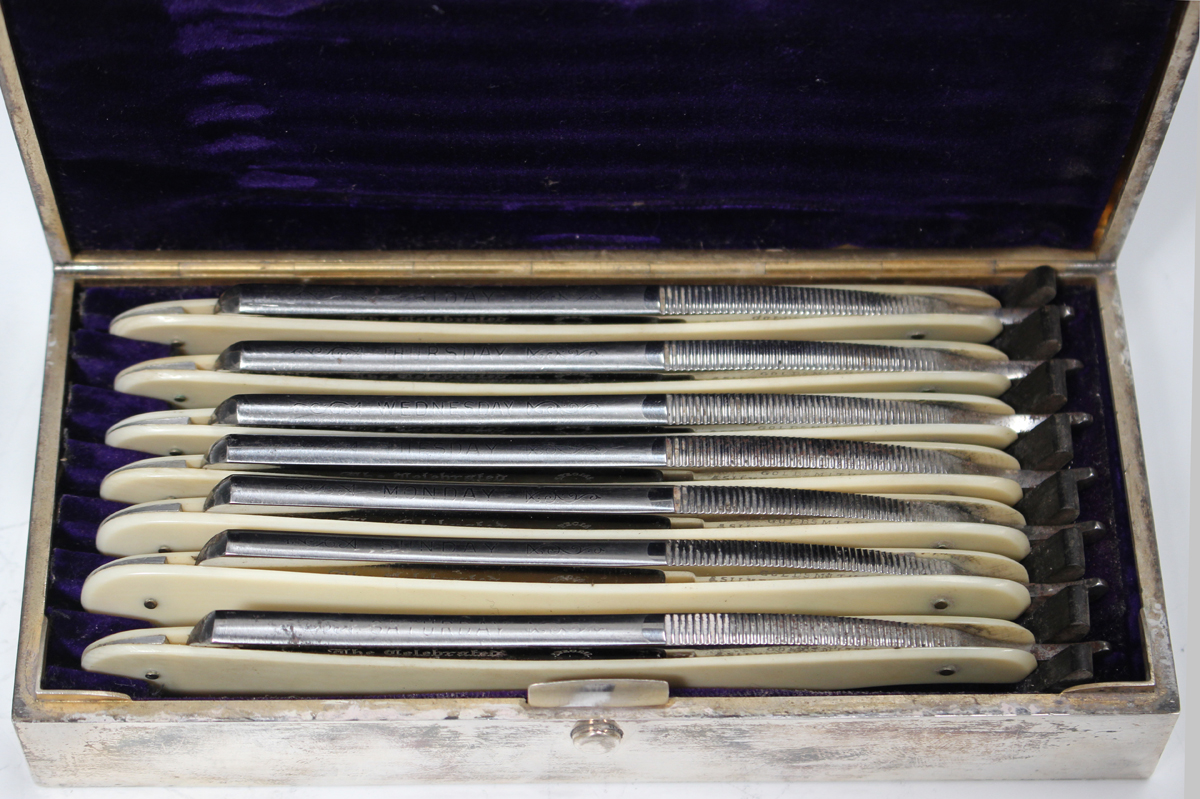 A George V silver rectangular cut-throat razor box with hinged lid, the interior fitted with seven - Image 4 of 5