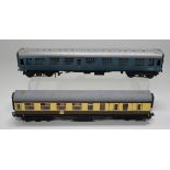 Seventeen Trix Twin Railway tinplate gauge OO coaches, including three in Southern green livery