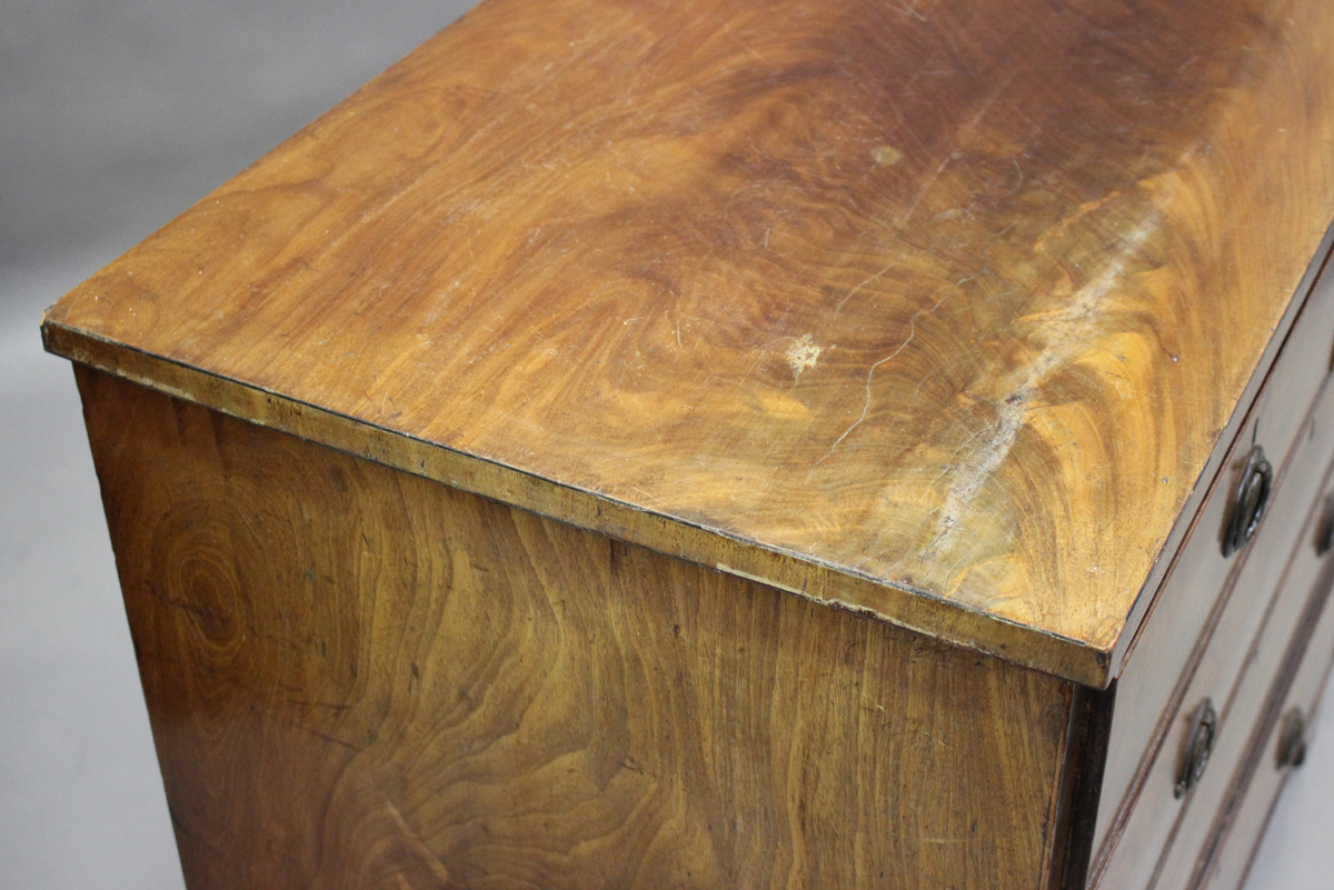 A George IV mahogany chest of drawers, on bracket feet, height 93cm, width 104cm, depth 53.5cm. - Image 2 of 3