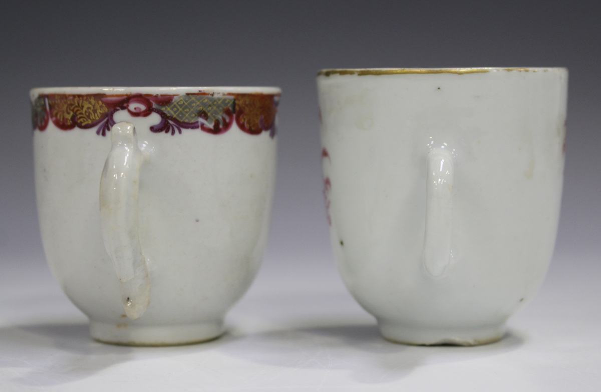 A small group of Chinese export porcelain, 18th century, including a 'clobbered' blue and white - Image 9 of 20