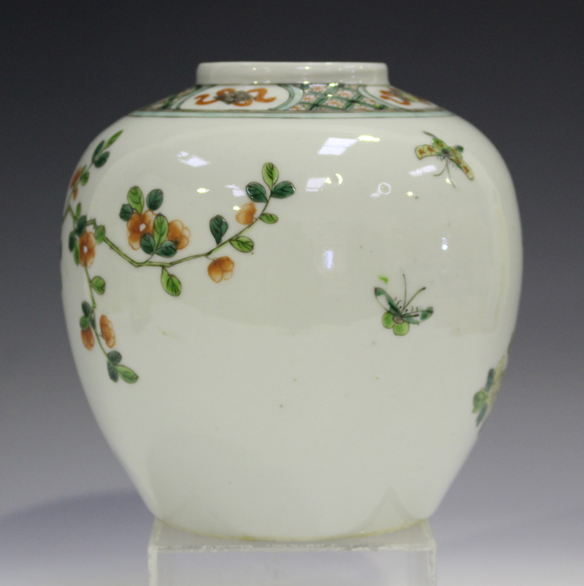 A Chinese famille verte porcelain ginger jar, late Qing dynasty, painted with birds, peonies, - Image 13 of 14