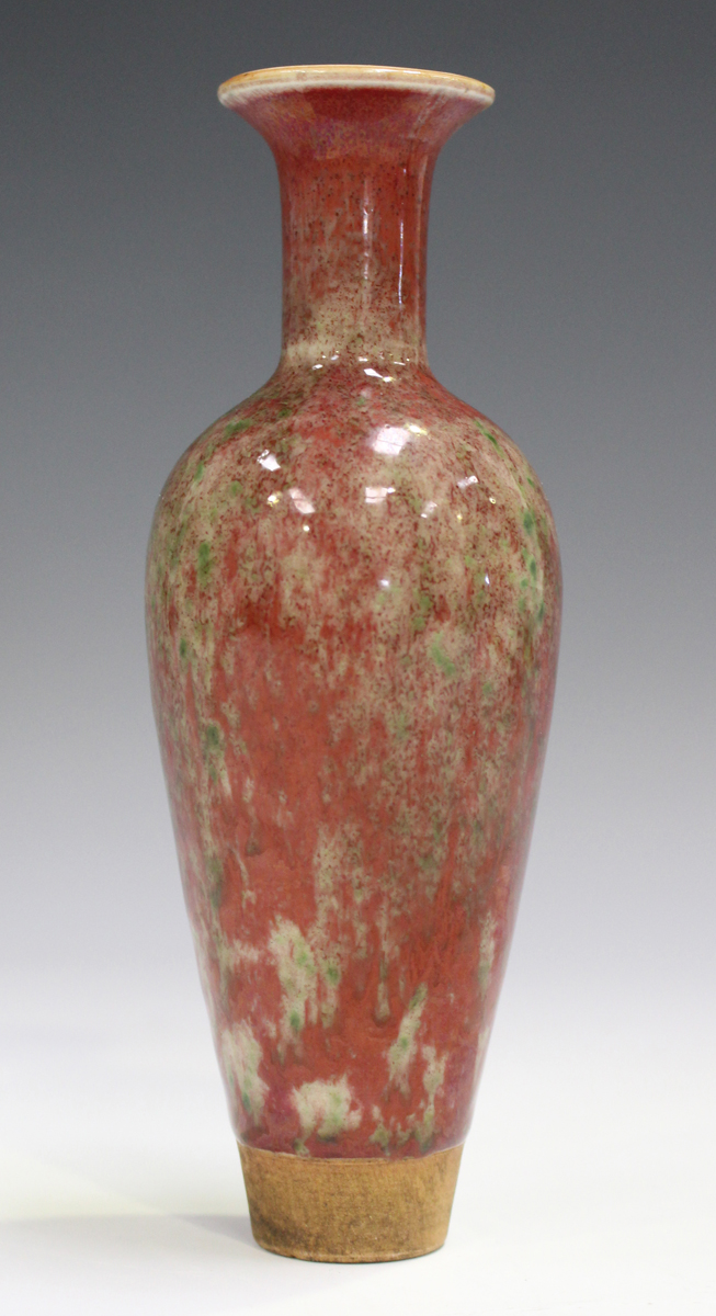 A Chinese peach bloom glazed amphora shaped vase (liuyeping), Kangxi style but late Qing/Republic - Image 15 of 16