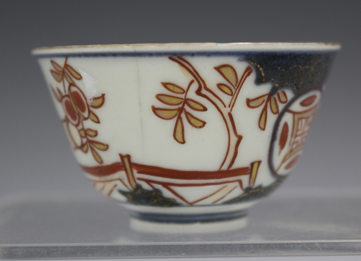 A small group of Chinese export porcelain, 18th century, including a 'clobbered' blue and white - Image 5 of 20