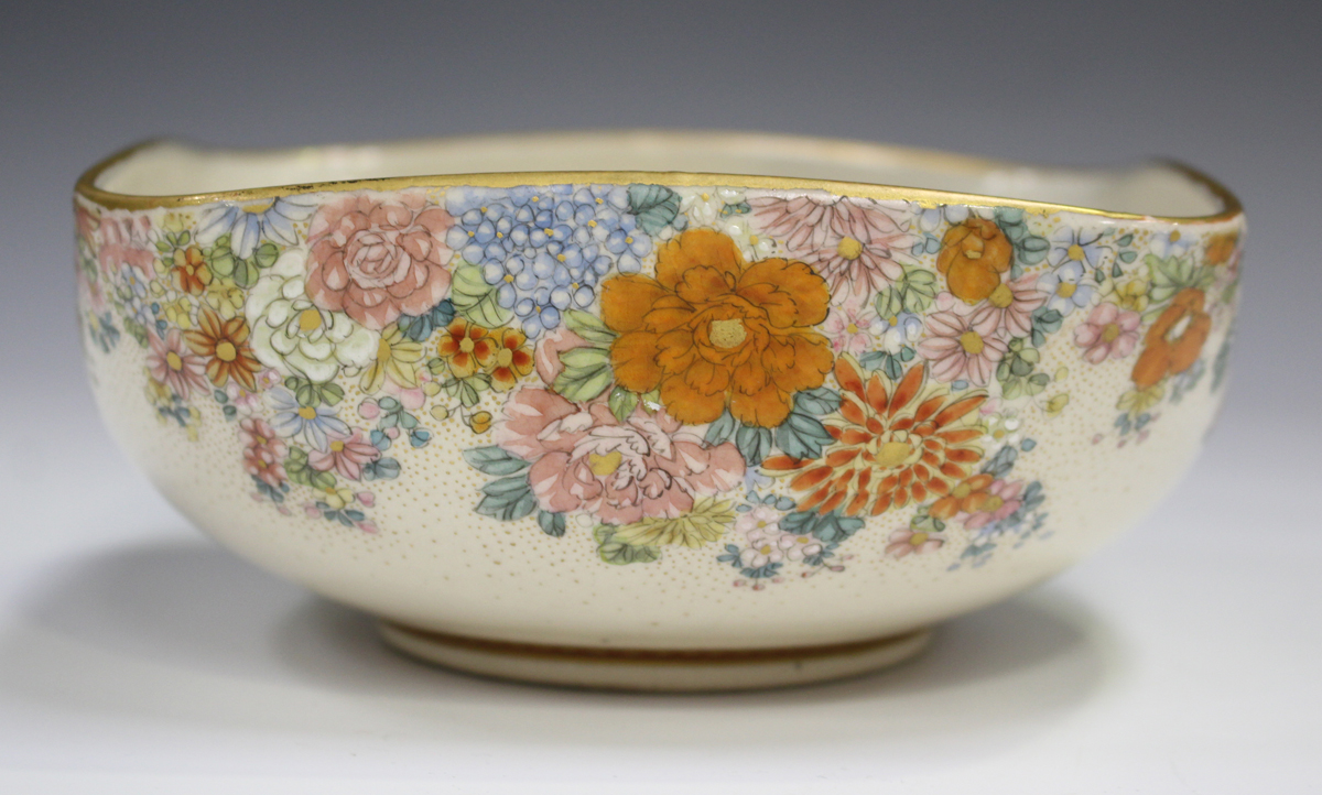 A Japanese Satsuma earthenware square shaped bowl, early 20th century, painted to the interior - Image 15 of 17