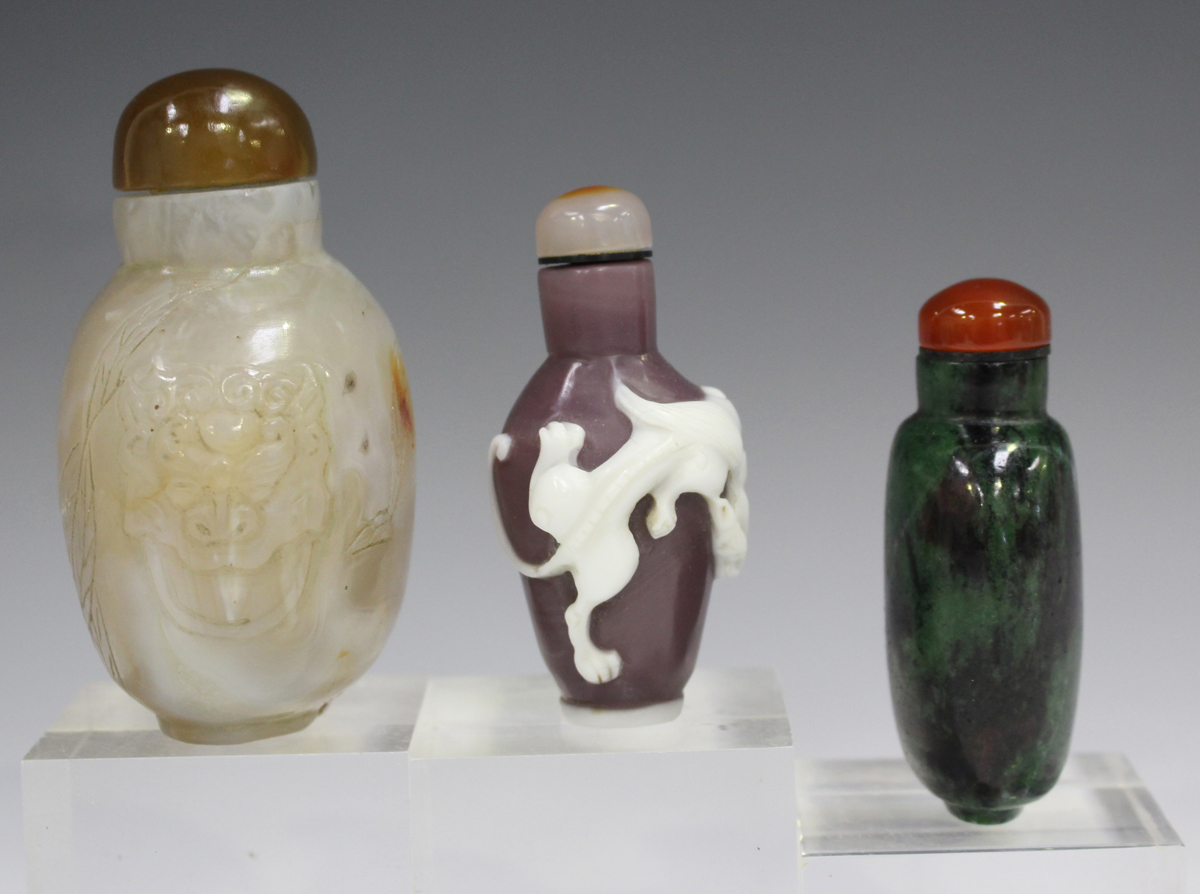 A Chinese green and black variegated hardstone snuff bottle, 20th century, of rounded form, height - Image 13 of 22