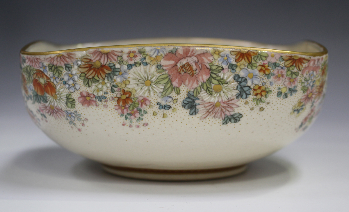 A Japanese Satsuma earthenware square shaped bowl, early 20th century, painted to the interior - Image 12 of 17