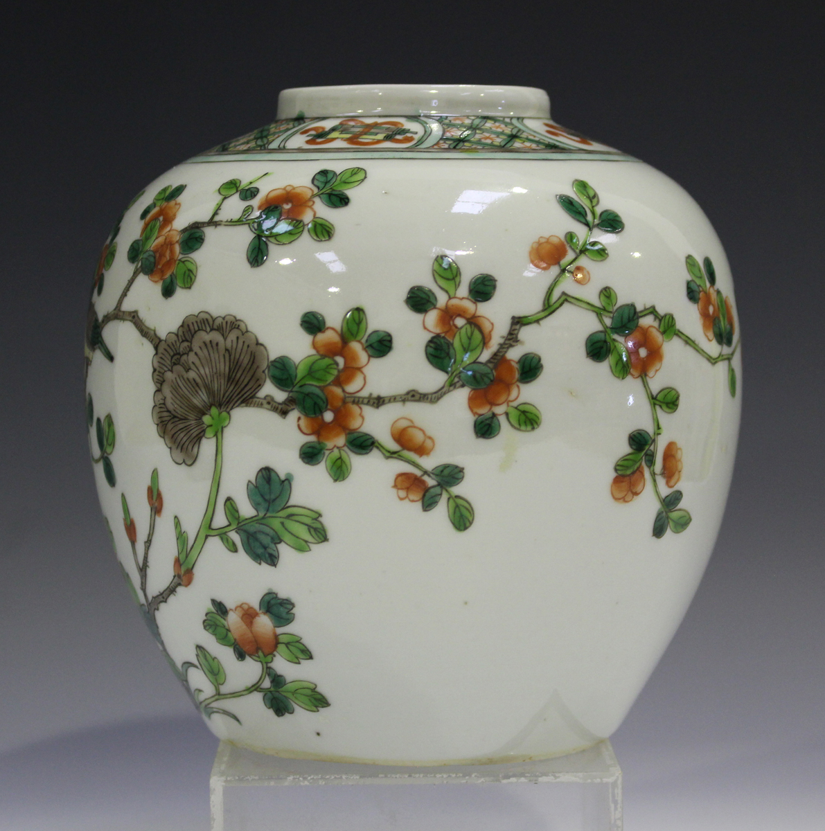 A Chinese famille verte porcelain ginger jar, late Qing dynasty, painted with birds, peonies, - Image 14 of 14