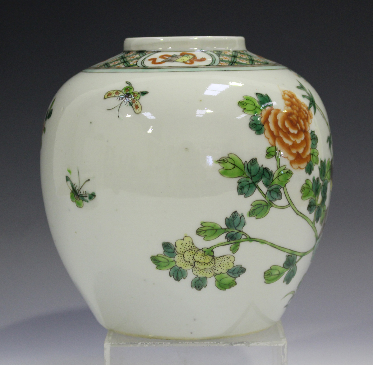 A Chinese famille verte porcelain ginger jar, late Qing dynasty, painted with birds, peonies, - Image 12 of 14