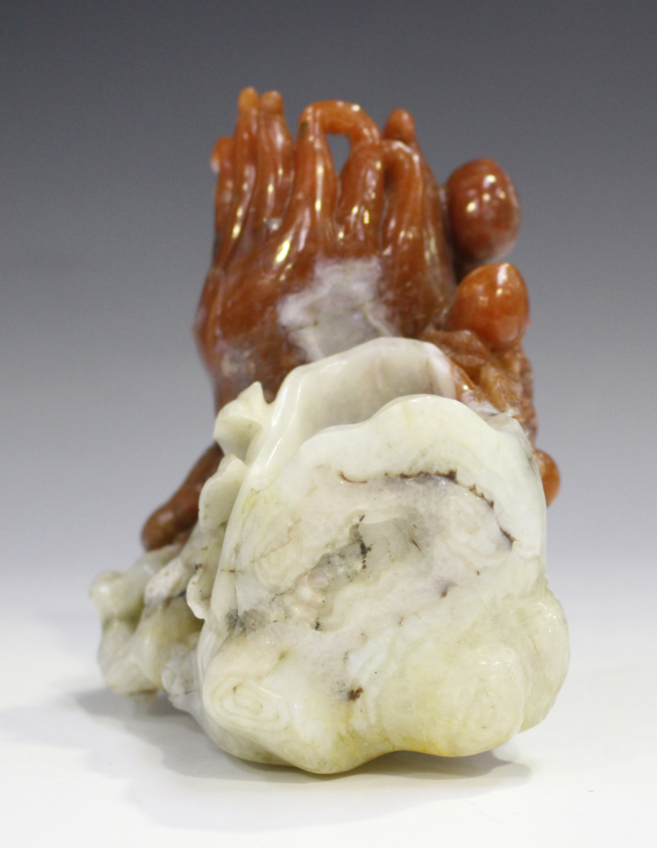 A Chinese two-tone agate brushwasher/spill vase, probably 20th century, the pale grey stone - Image 15 of 15