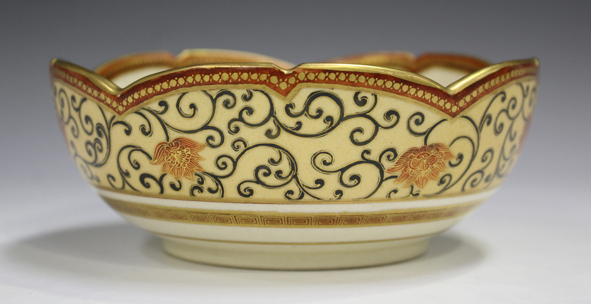 A Japanese Satsuma earthenware circular bowl with scalloped rim, Meiji period, painted to the - Image 5 of 8