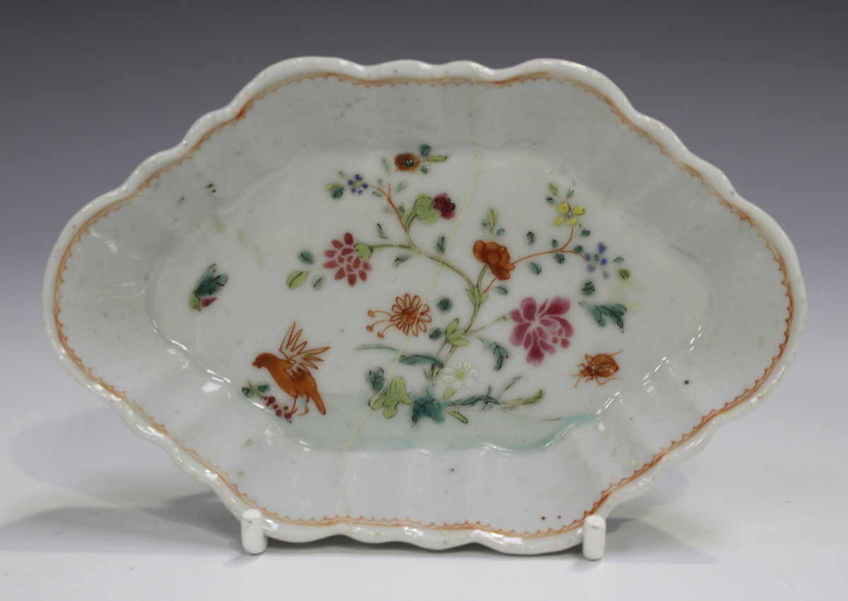 A small group of Chinese export porcelain, 18th century, including a 'clobbered' blue and white - Image 14 of 20