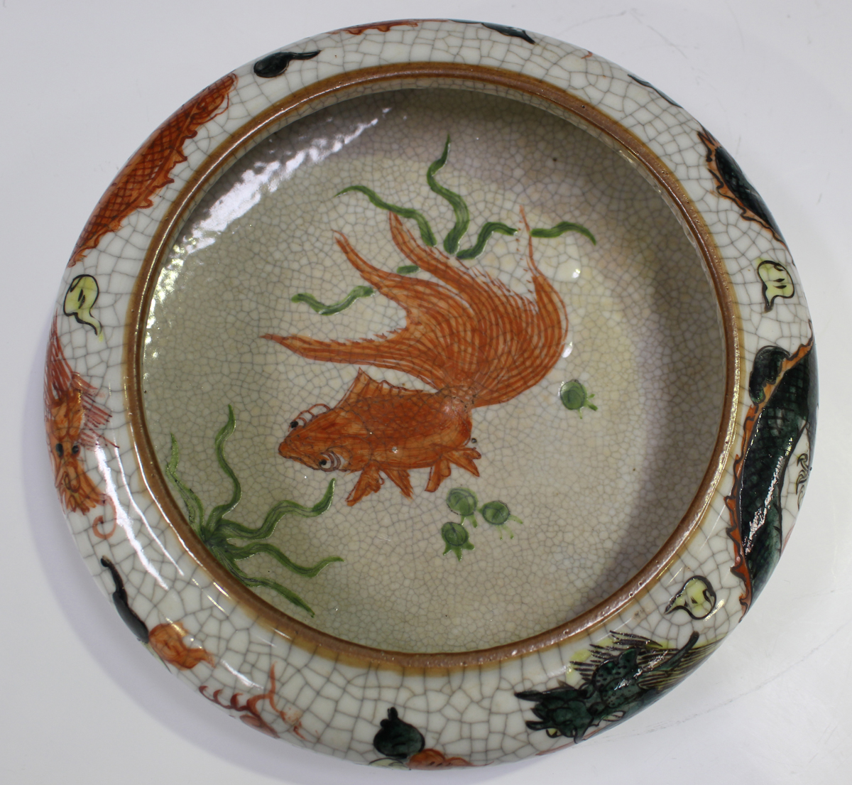 A Chinese crackle glazed porcelain circular bowl, 20th century, painted with iron red and green - Image 5 of 18