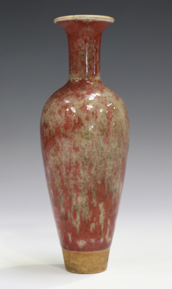 A Chinese peach bloom glazed amphora shaped vase (liuyeping), Kangxi style but late Qing/Republic - Image 13 of 16