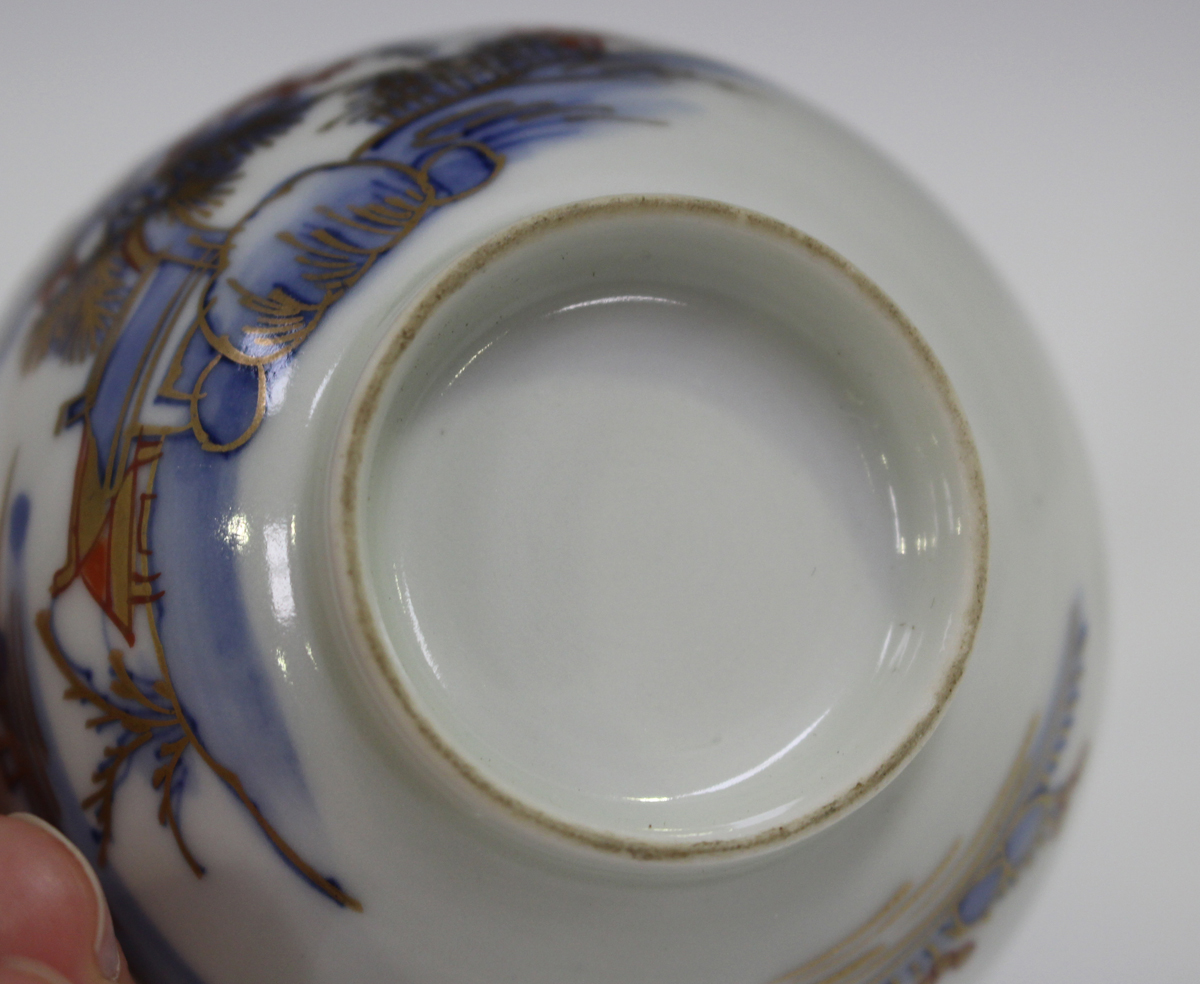 A small group of Chinese export porcelain, 18th century, including a 'clobbered' blue and white - Image 6 of 20