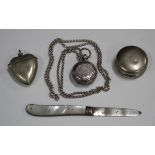 An Edwardian silver sovereign case, Birmingham 1904, with a silver neckchain, together with a silver
