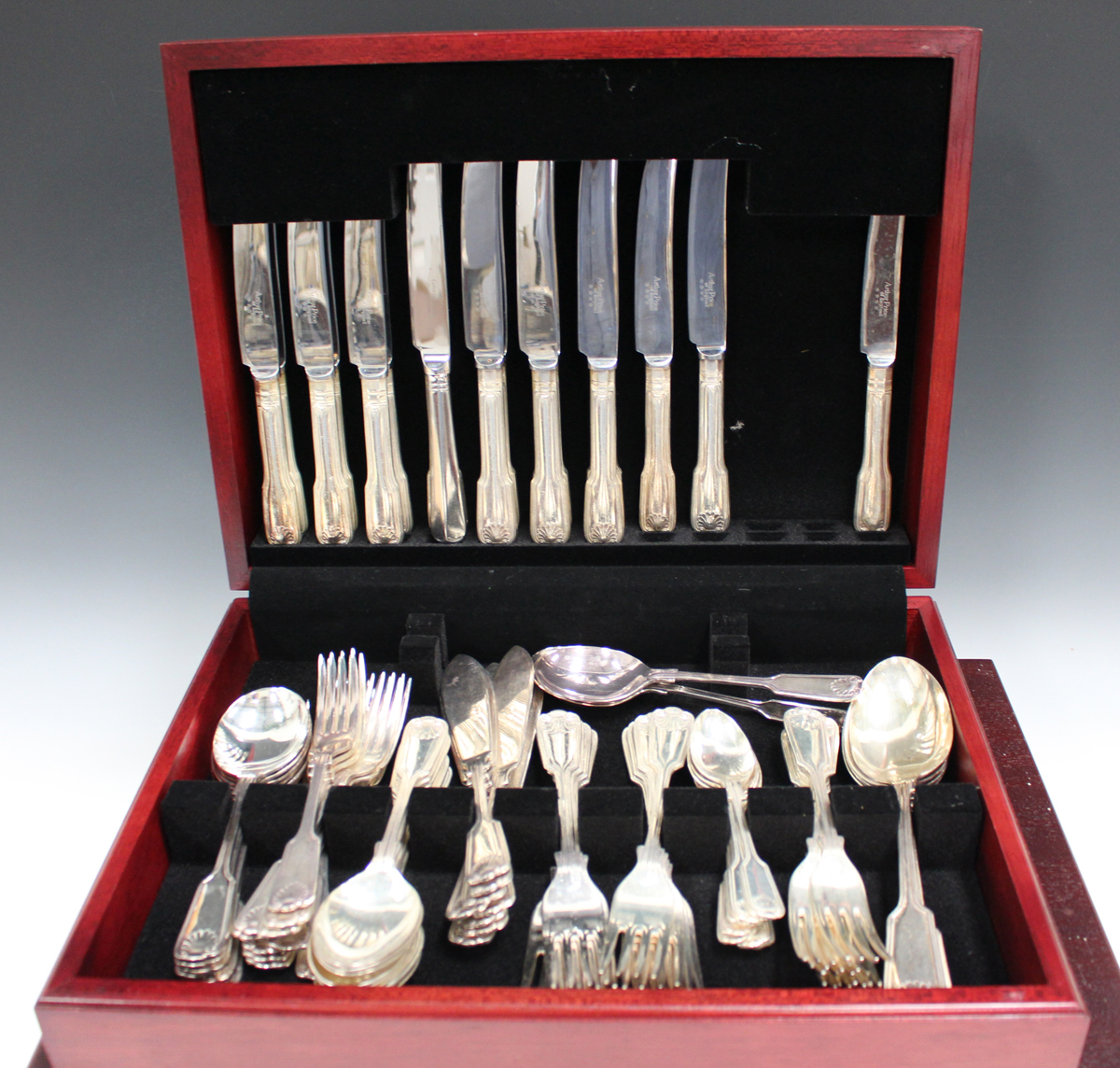 A late 20th century Butler of Sheffield Kitemark Collection canteen of plated cutlery, twelve - Image 3 of 4