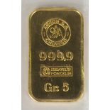 A gold five gram rectangular ingot, detailed '999, 9'.Buyer’s Premium 29.4% (including VAT @ 20%) of