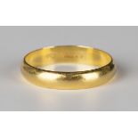 A 22ct gold plain wedding ring, London 1989, ring size approx P.Buyer’s Premium 29.4% (including VAT