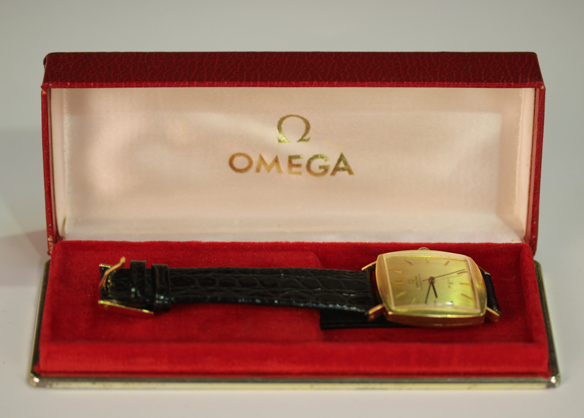 An Omega Automatic De Ville 18ct gold curved square cased gentleman's wristwatch, the movement - Image 3 of 7