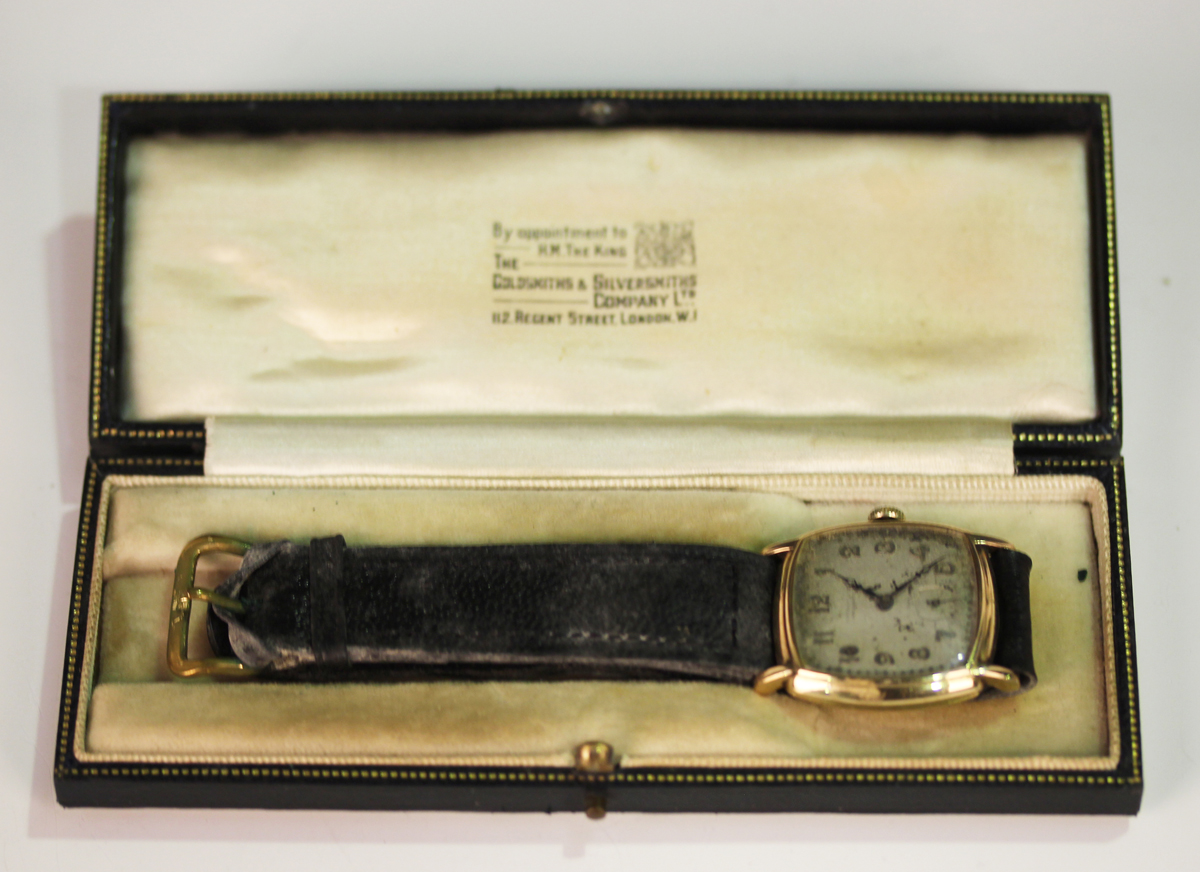 A Movado 9ct gold cushion cased gentleman's wristwatch, the circular jewelled movement detailed ' - Image 2 of 6