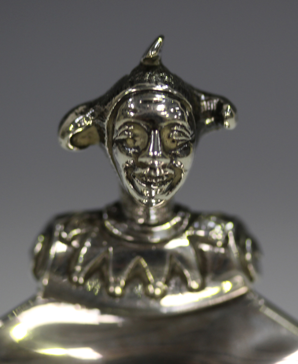 A George V silver dish of shallow boat form with jester head handle, Birmingham 1910 by - Image 3 of 3